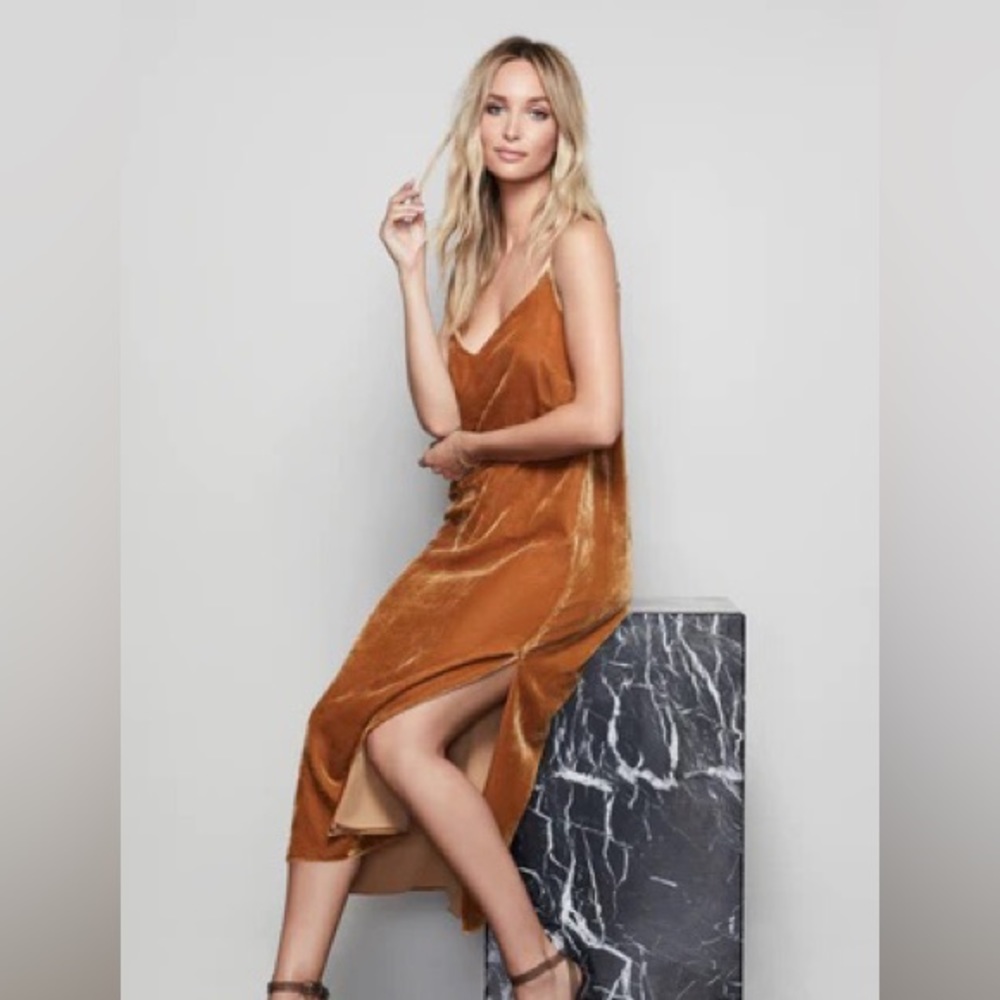 Good American THE SLIP CITY VELVET DRESS